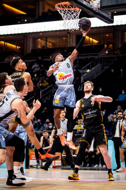 临危不乱的 临危不乱的